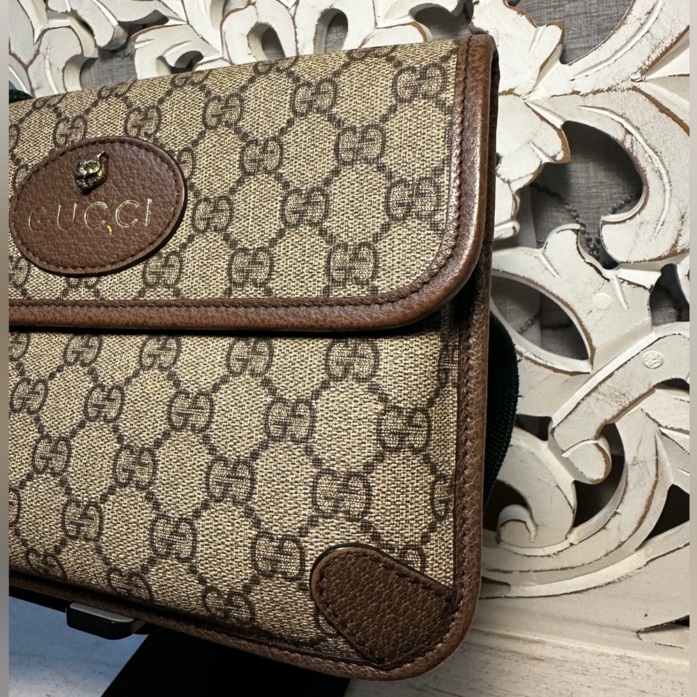 Gucci Accessory Collection GG Monogram Crossbody Shoulder Bag - Picture 4 of 8